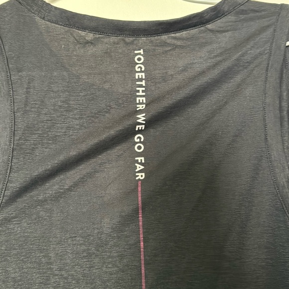 Peloton tank size large - Picture 4 of 8